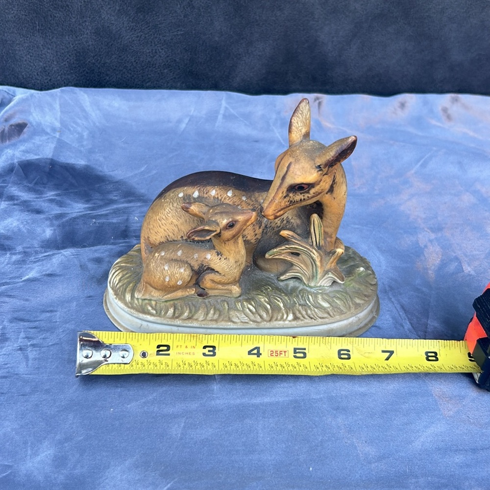 Deer with fawn porcelain figurine - Picture 2 of 2